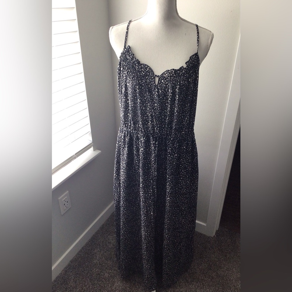 Universal Thread | Black & Cream Smocked  Midi Sundress - Picture 6 of 7